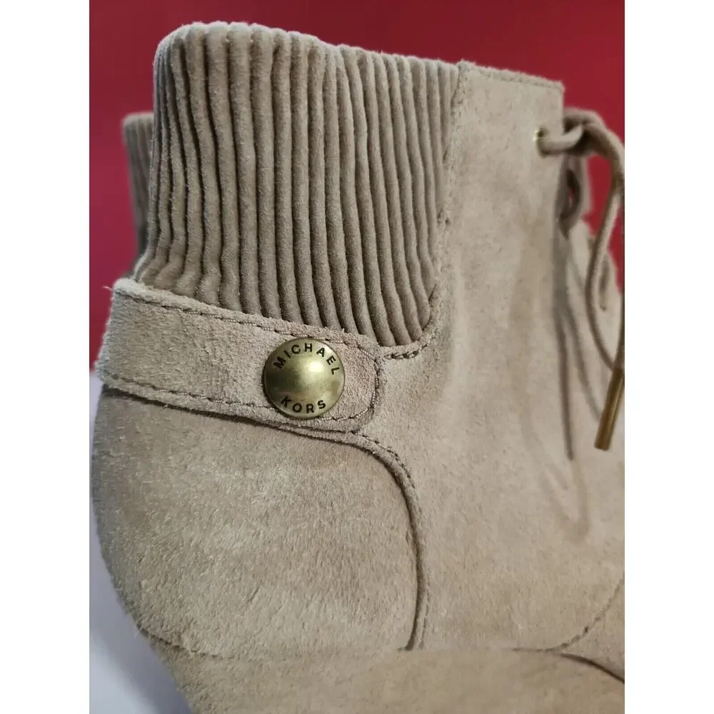 Womens MICHAEL KORS 160260 Beige Suede Wedge Boots sz. 10 M